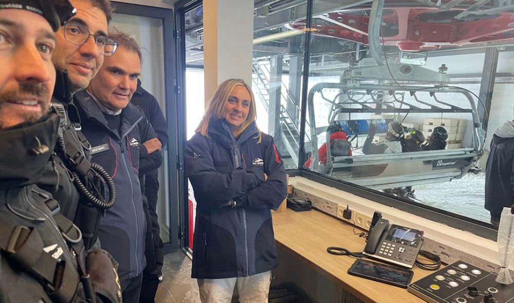 Sierra Nevada inaugura el telesilla Emile Allais en el primer día de la temporada 22/23