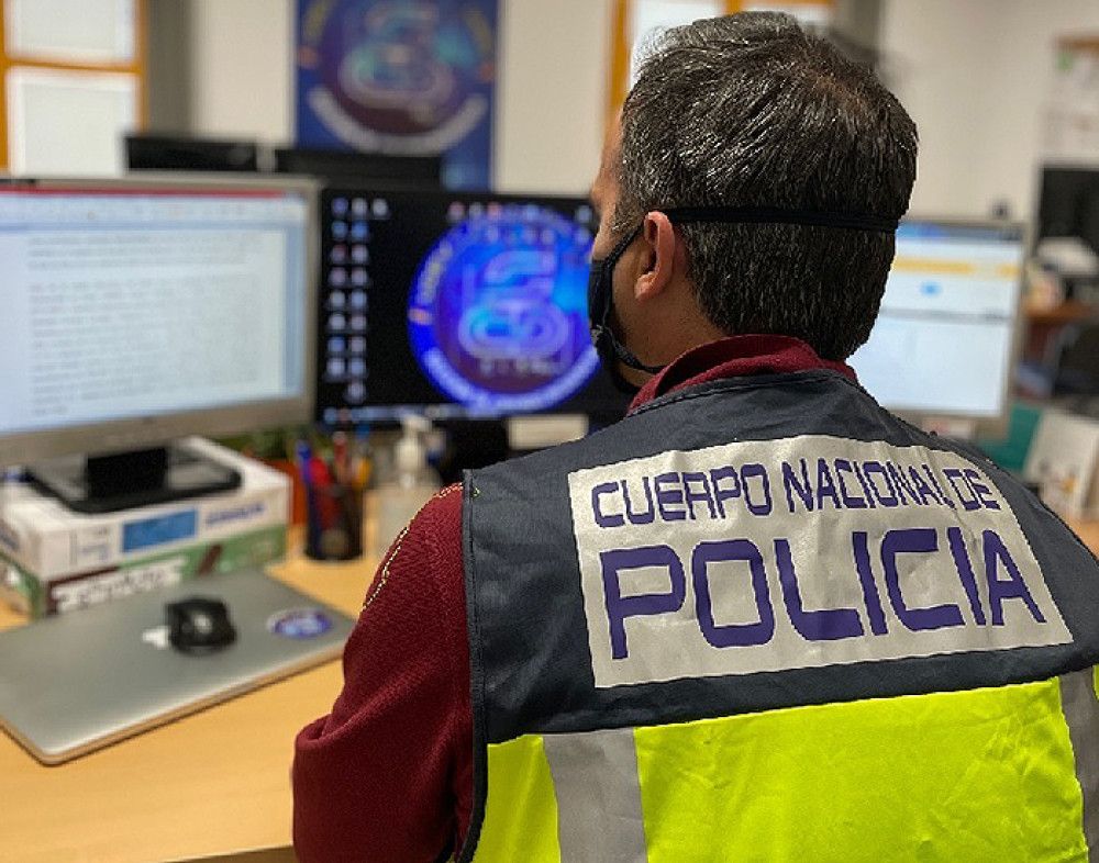 La Policía Nacional alerta en Málaga de otro repunte de estafas a clientes bancarios por medio de una técnica que combina SMS con llamadas telefónicas