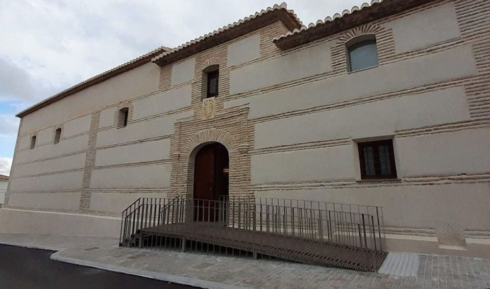 La Junta recopila en un inventario 7.200 edificios públicos de interés arquitectónico de Andalucía