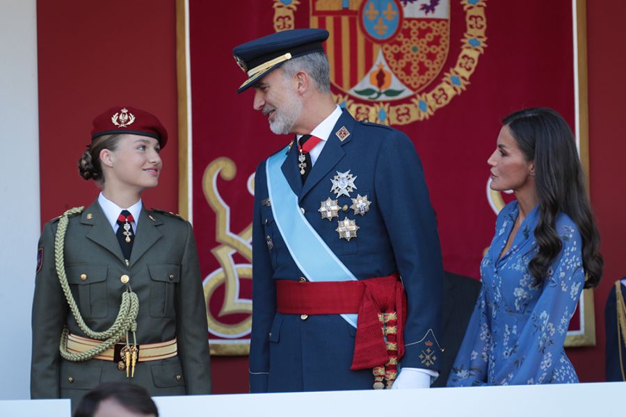 Los reyes, acompañados de la princesa de Asturias, presiden los actos por el Día de la Fiesta Nacional