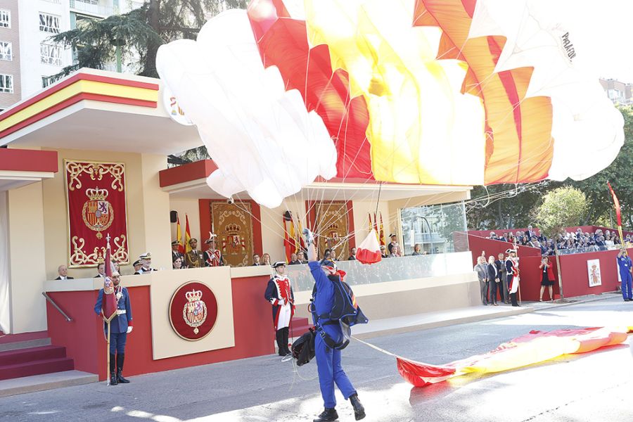 Los reyes han presidido el desfile por el Día de la Fiesta Nacional