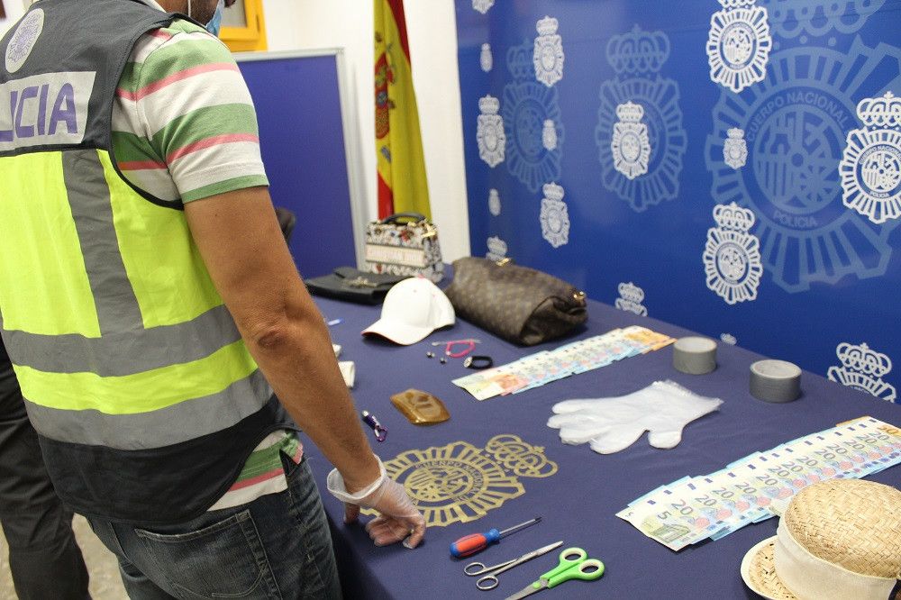 Detenidas las componentes de dos células dedicadas a robos en domicilios por el método del resbalón en la provincia de Málaga