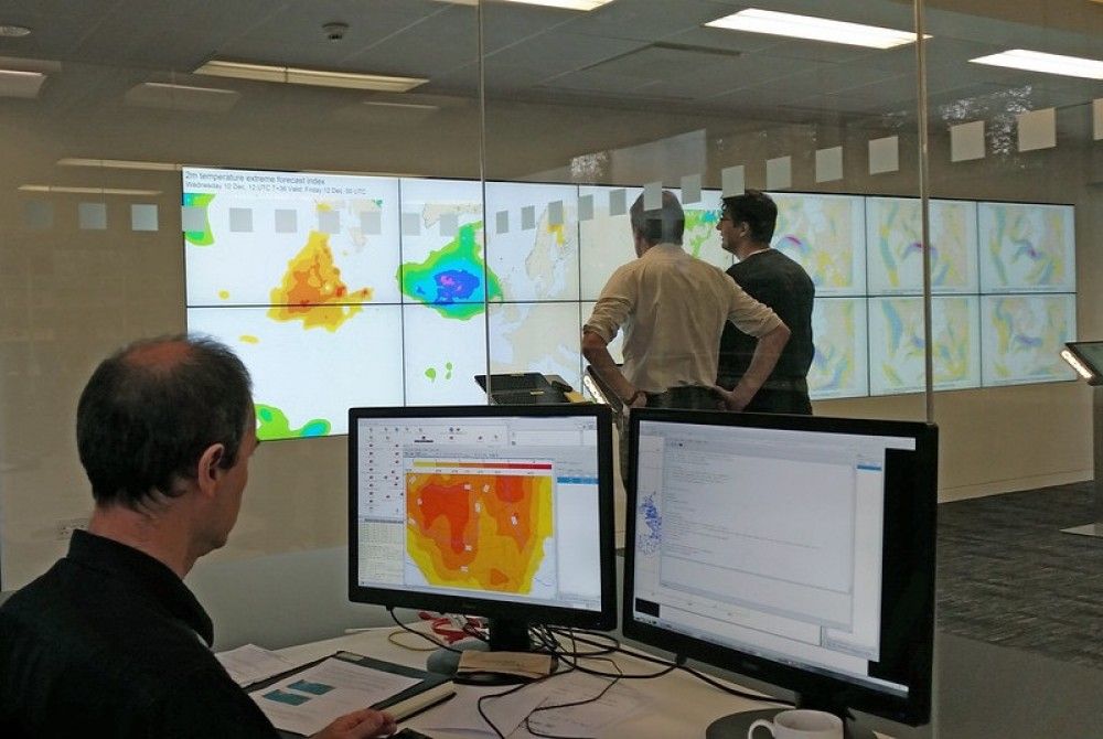 España presenta su candidatura para albergar la nueva sede del Centro Europeo de Predicción Meteorológica en Barcelona