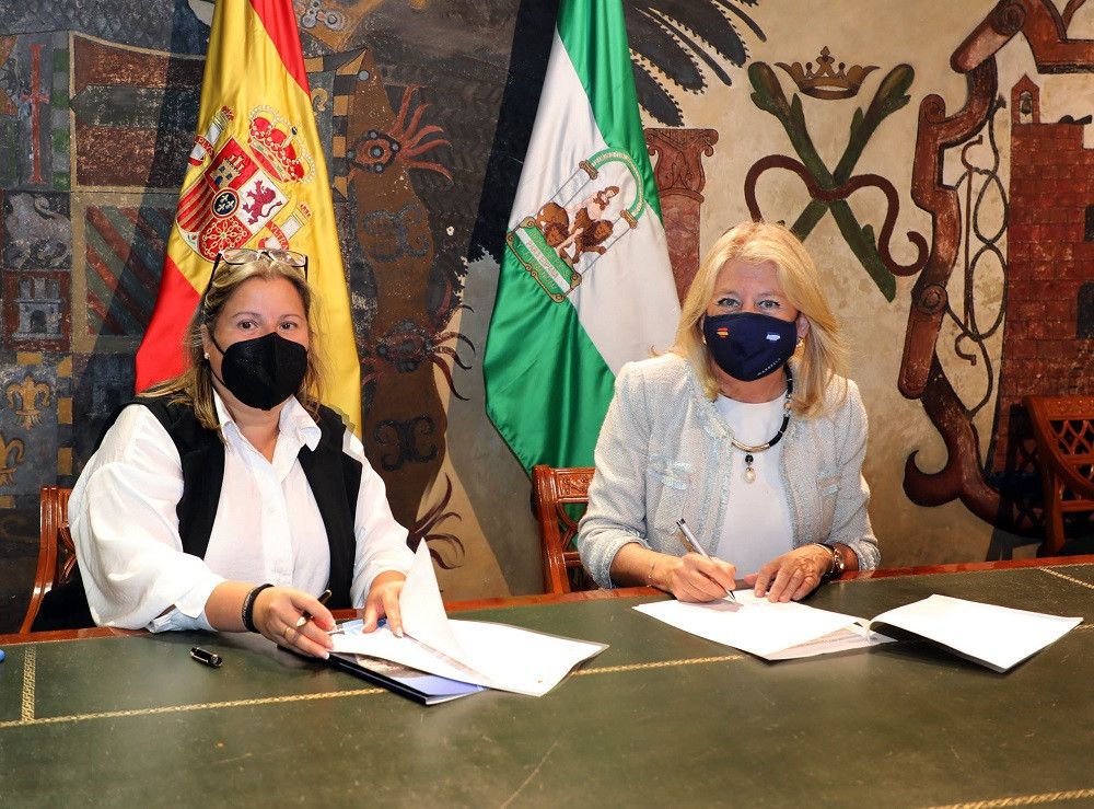 El Puerto Deportivo Virgen del Carmen de Marbella firma seis acuerdos con entidades para la promoción del recinto náutico y apoyar actividades deportivas y culturales