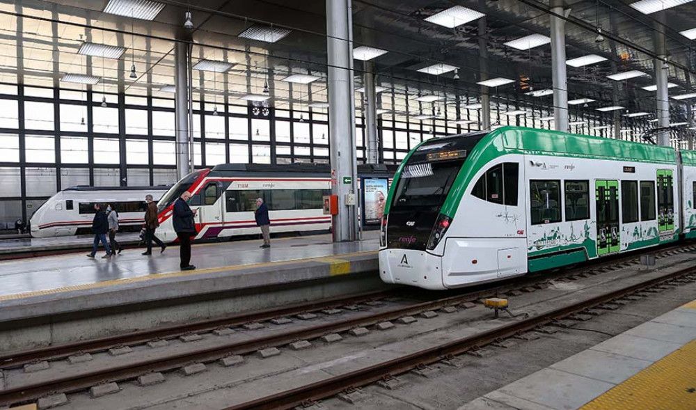 Los maquinistas de Renfe empiezan sus prácticas para conducir el tranvía de la Bahía de Cádiz