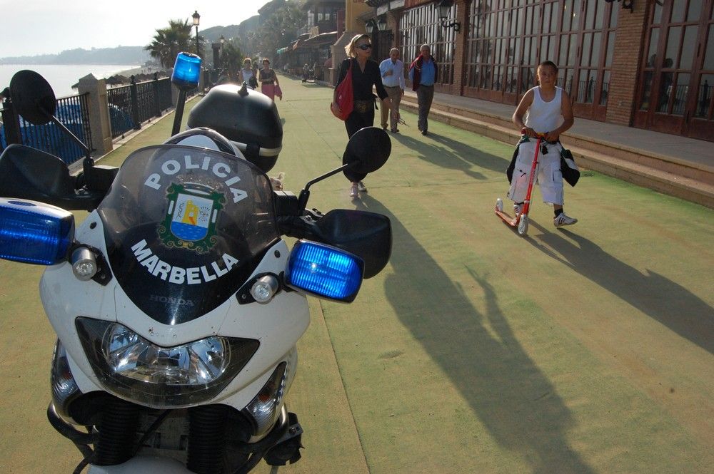 El Ayuntamiento compra treinta intercomunicadores para la unidad motorizada de la Policía Local