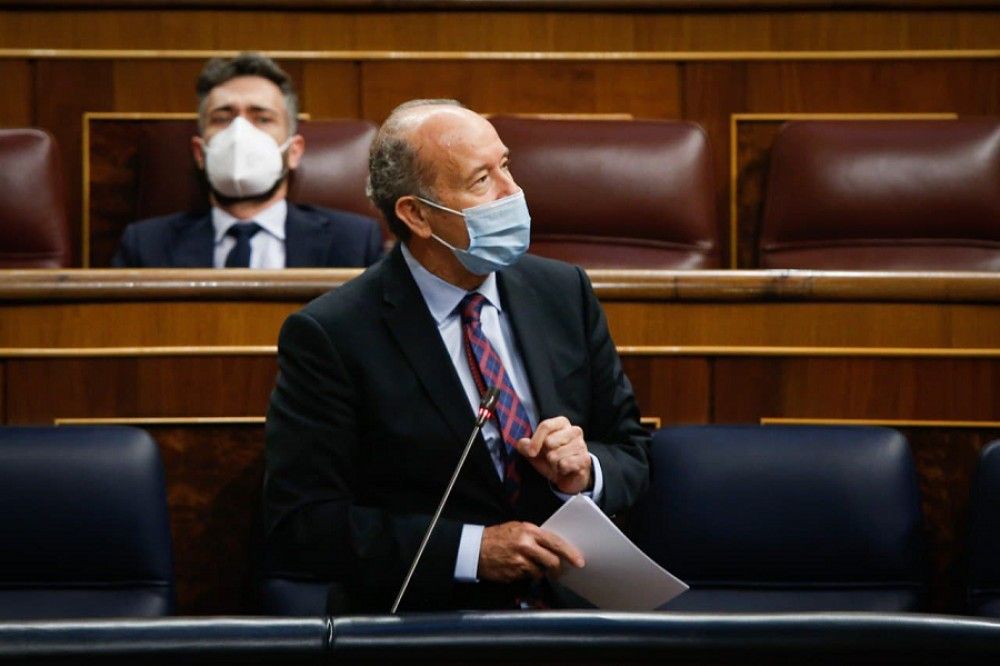 El ministro de Justicia realiza ante el Congreso una confusa defensa de la libertad de expresión en España