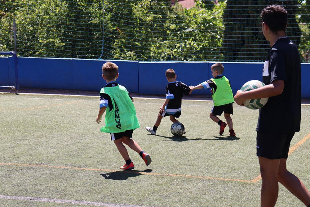 El Ayuntamiento cede gratuitamente las instalaciones municipales deportivas para que los clubes locales puedan realizar sus campus de verano, lo que les supondrá un ahorro de cerca de 40.000 euros