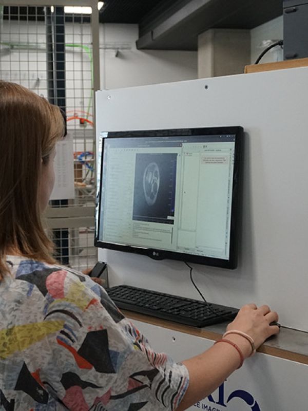 Un equipo del CSIC y la UPV crea el primer aparato de resonancia magnética portátil