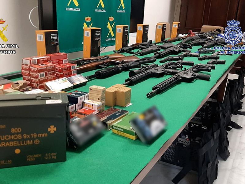 Desmantelada una trama especializada en la compraventa de armas y la fabricación ilegal de munición en Jaén