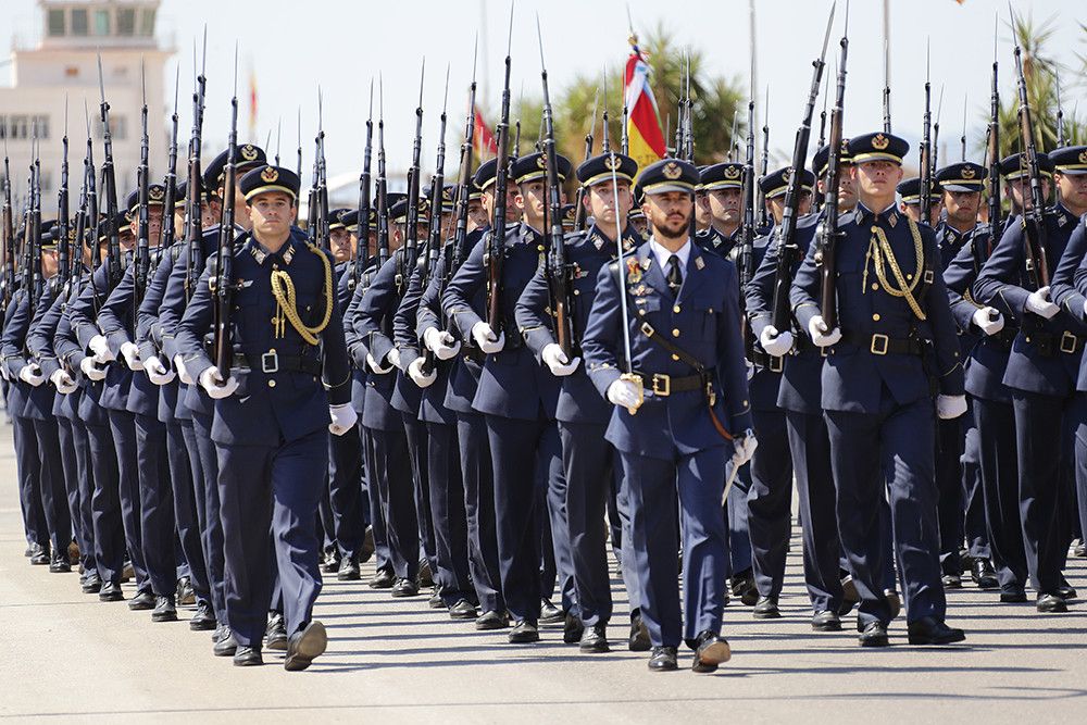 El Ministerio de Defensa eliminará los límites de estatura para el acceso a las Fuerzas Armadas