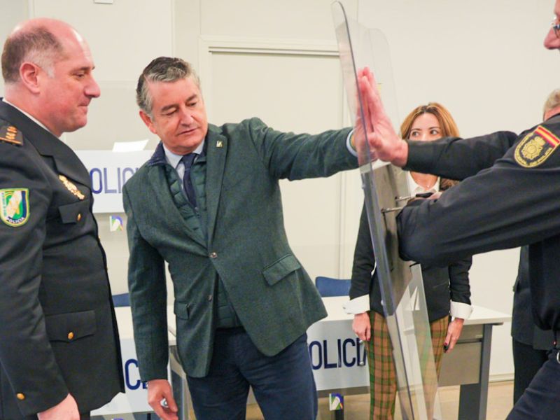 El consejero de Interior pide una reunión urgente con el ministro para solicitar más agentes para la Unidad de Policía Adscrita