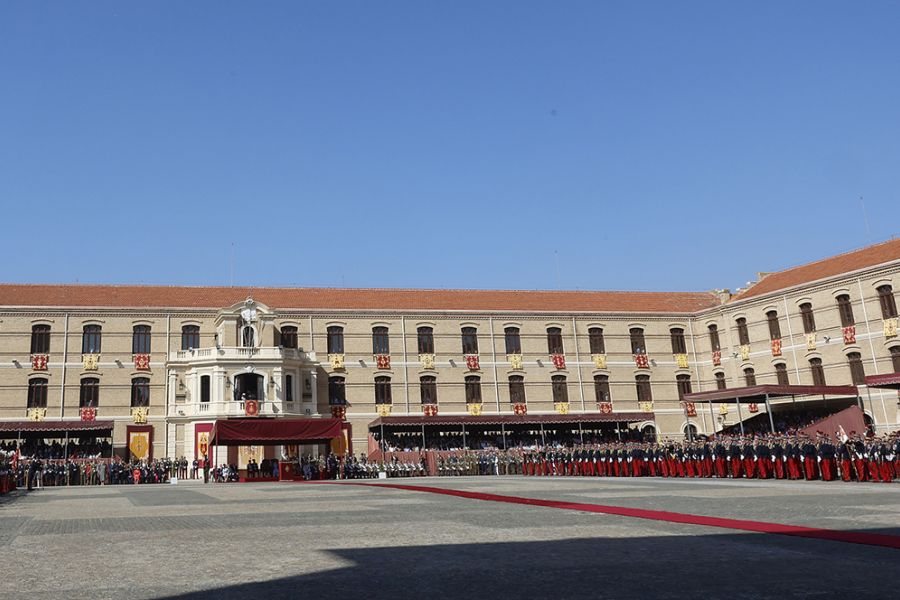 La princesa de Asturias jura bandera en la Academia Militar de Zaragoza