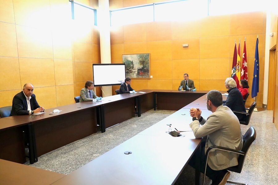 El rey Felipe ha visitado hoy el hospital de emergencia creado en IFEMA