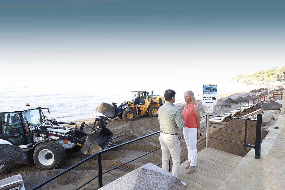 El Ayuntamiento asume con recursos propios la mejora de las playas y aporta en horario nocturno más de 120.000 metros cúbicos de arena