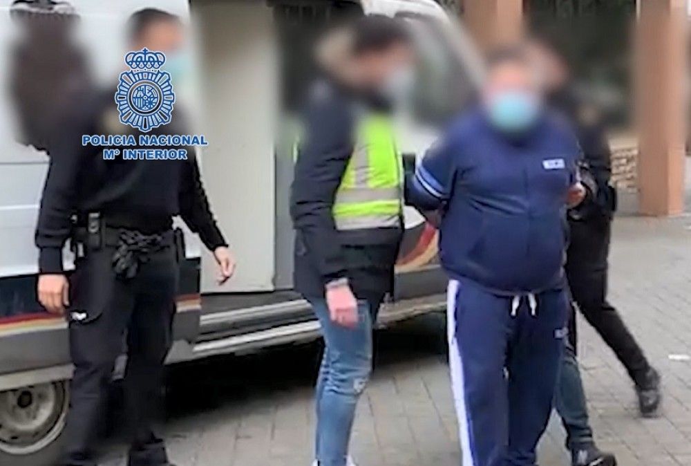 La Policía Nacional detiene a un fugitivo que tenía en vigor nueve órdenes de detención por diversos robos con fuerza y con violencia