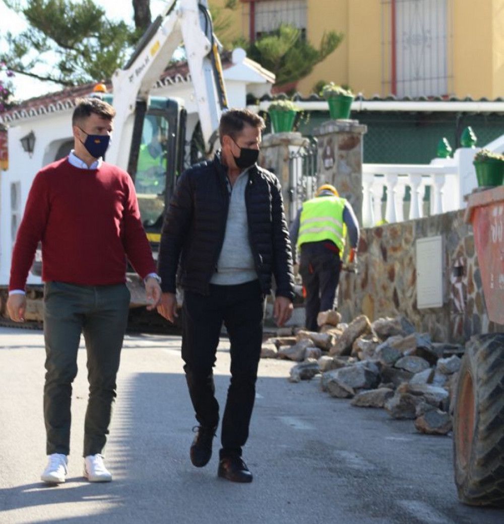Obras de mejora en el barrio de La Patera con la renovación de infraestructuras en la calle Fernando VII