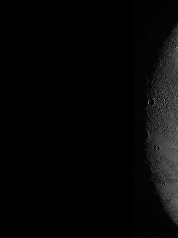 Juno envía las primeras imágenes de Ganímedes