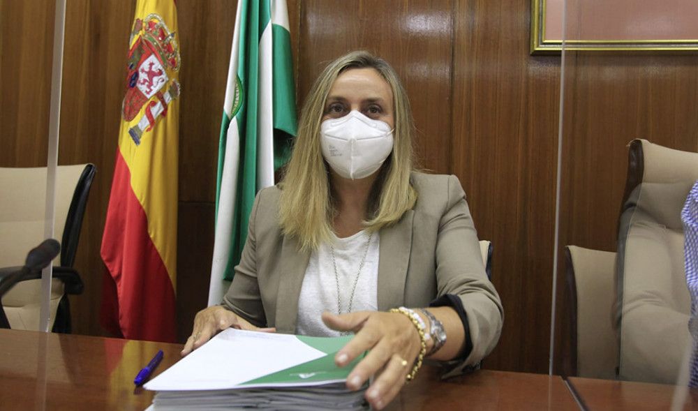La consejera de Fomento anuncia una inversión de 122 millones para actuaciones en la autovía A-92