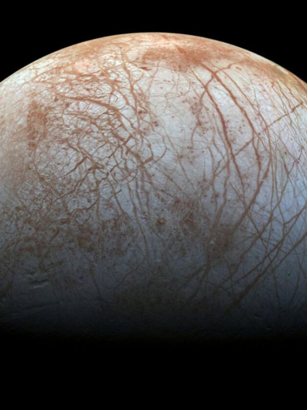 Europa, la luna helada de Júpiter, oscurecerá una estrella lejana