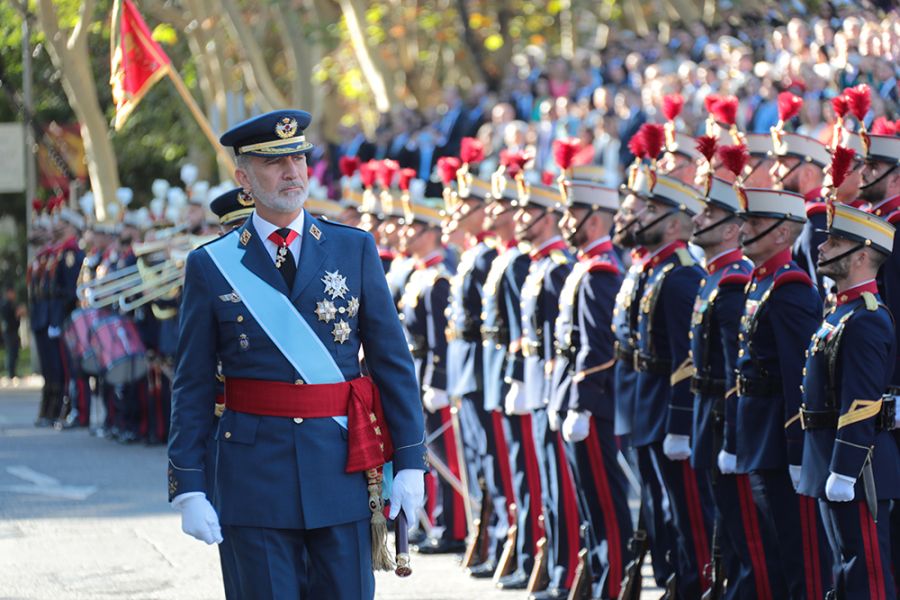 Los reyes, acompañados de la princesa de Asturias, presiden los actos por el Día de la Fiesta Nacional