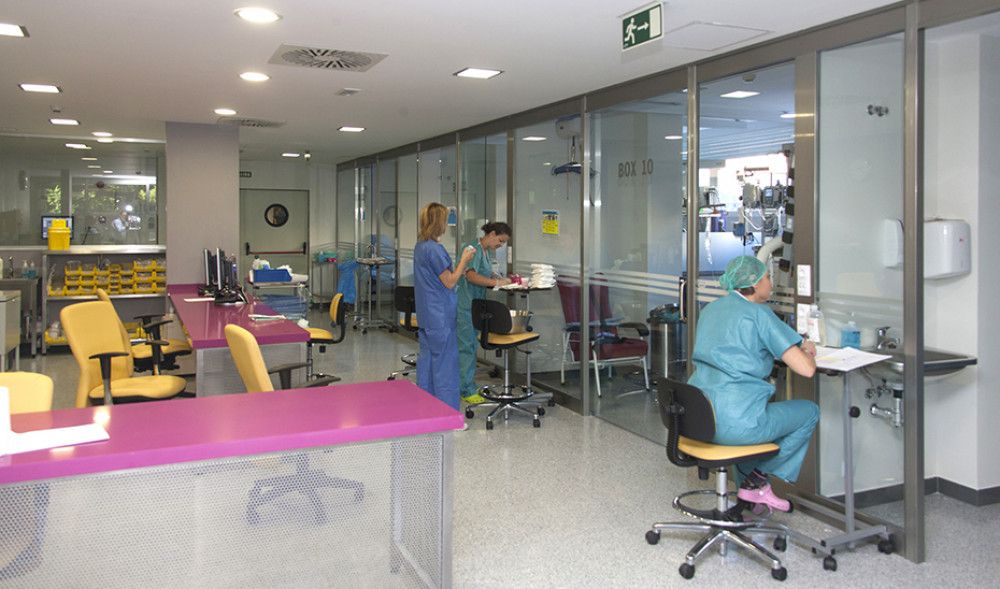 Andalucía pone a disposición de Ucrania 100 camas hospitalarias y 8 UCIS