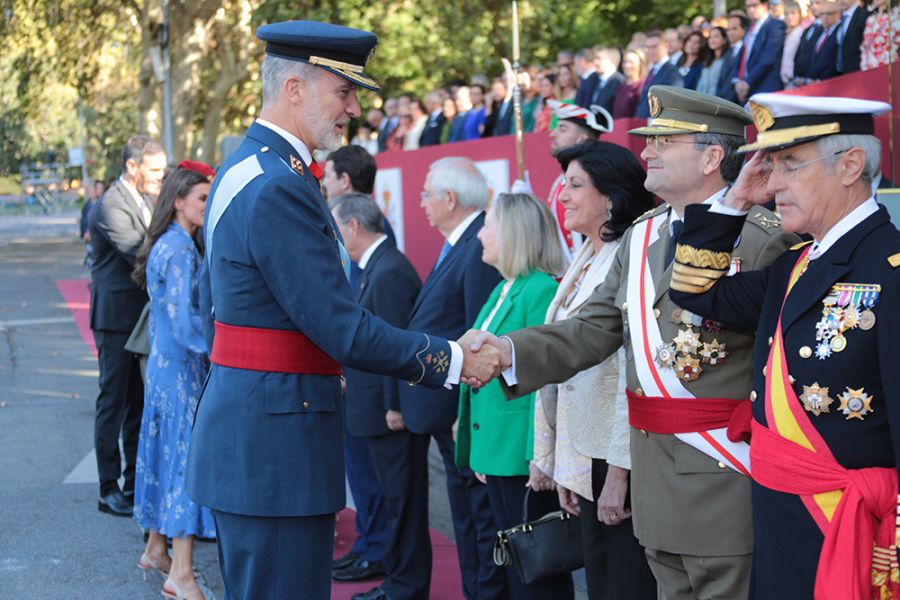 Los reyes, acompañados de la princesa de Asturias, presiden los actos por el Día de la Fiesta Nacional