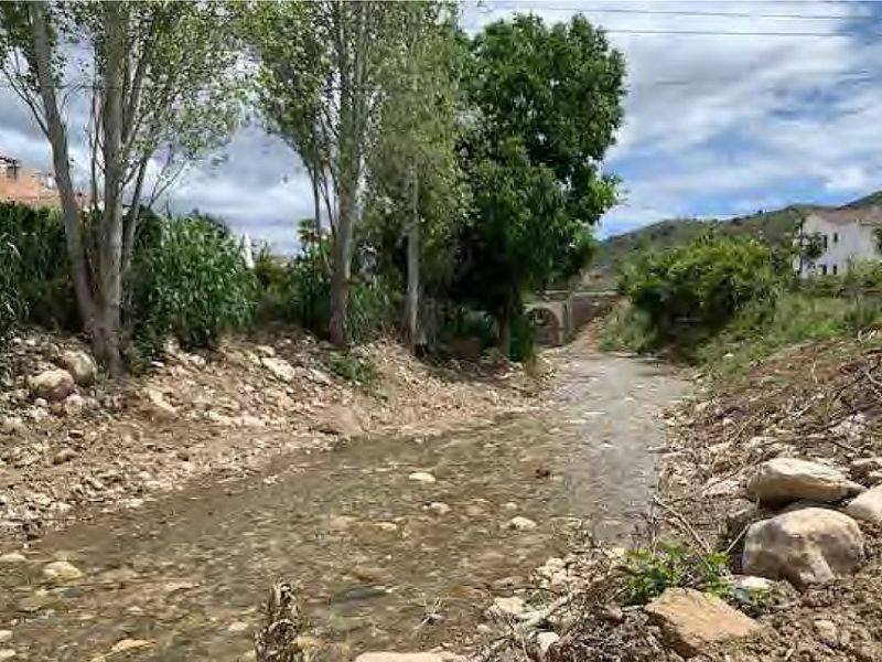 La Diputación financia con 567.000 euros dos actuaciones para integrar el casco urbano de Riogordo con la Gran Senda