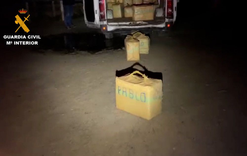 La Guardia Civil incauta en una playa de Tarragona dos toneladas y media de hachís