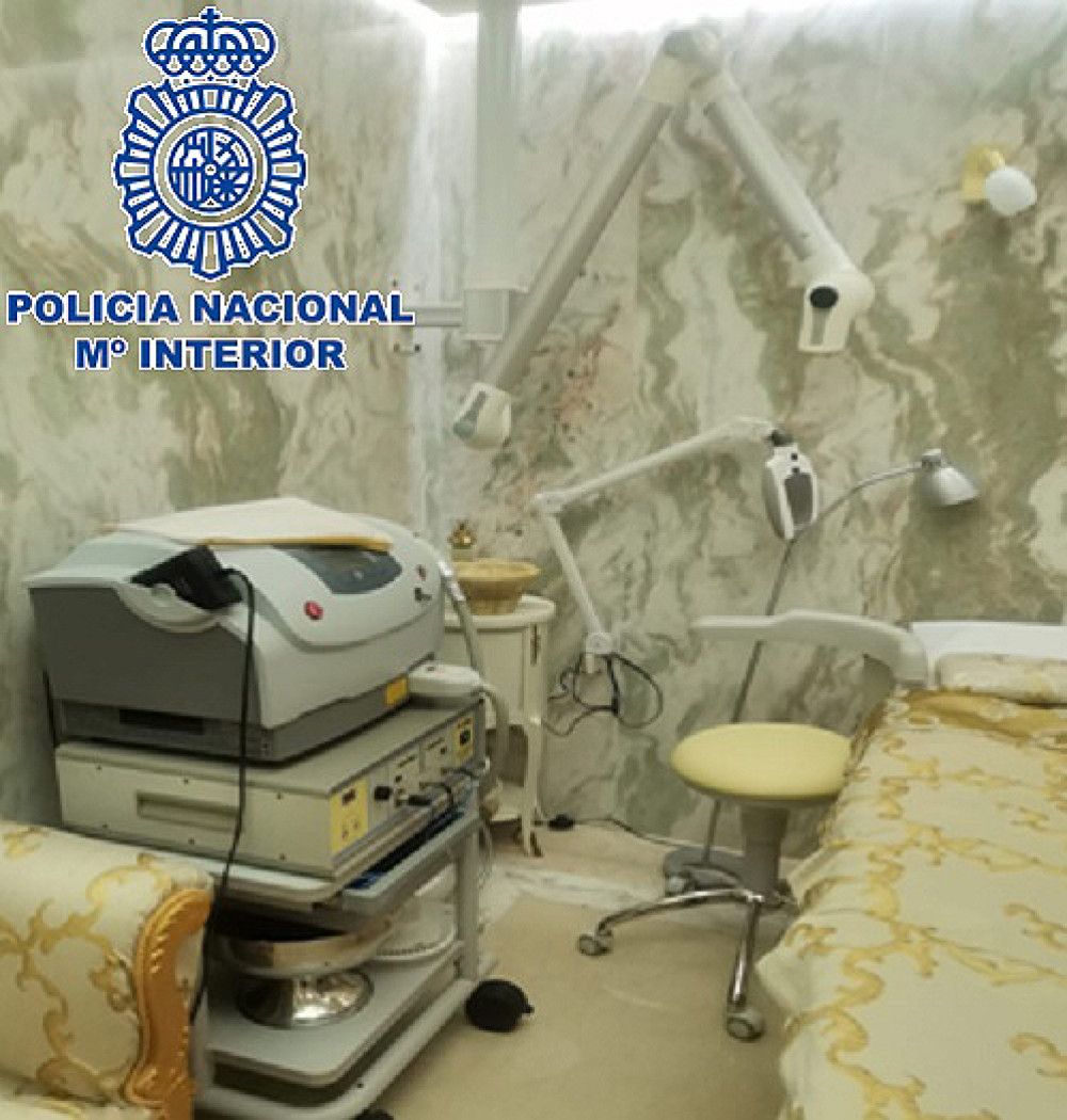 La Policía Nacional detiene a tres personas que sin estar cualificadas realizaban tratamientos estéticos en una clínica de Marbella