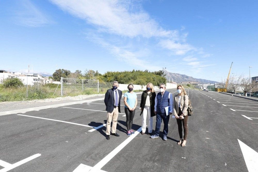 El Ayuntamiento acondiciona un nuevo aparcamiento en el Polígono Industrial de San Pedro Alcántara