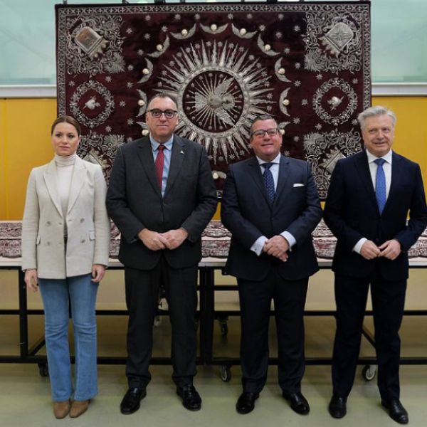 El IAPH aplica en el palio del Valle un nuevo procedimiento para la reintegración de terciopelo en conservación y restauración