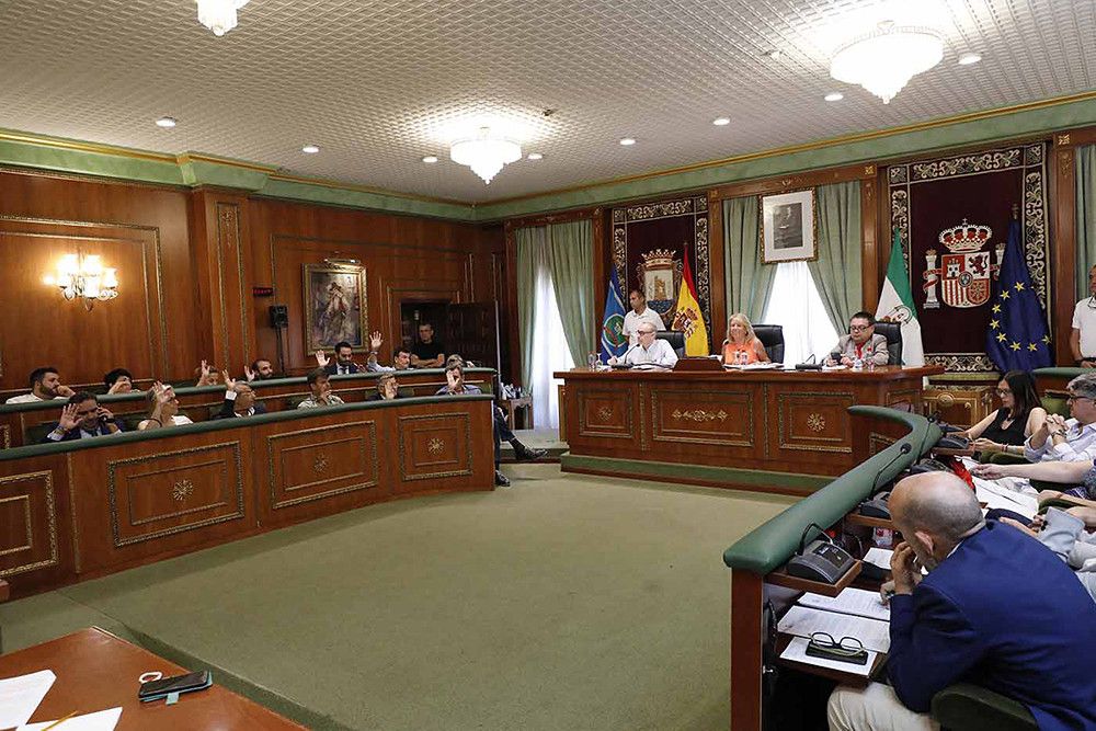 El Pleno aprueba la propuesta para la concesión de medallas a efectivos de la Policía Local