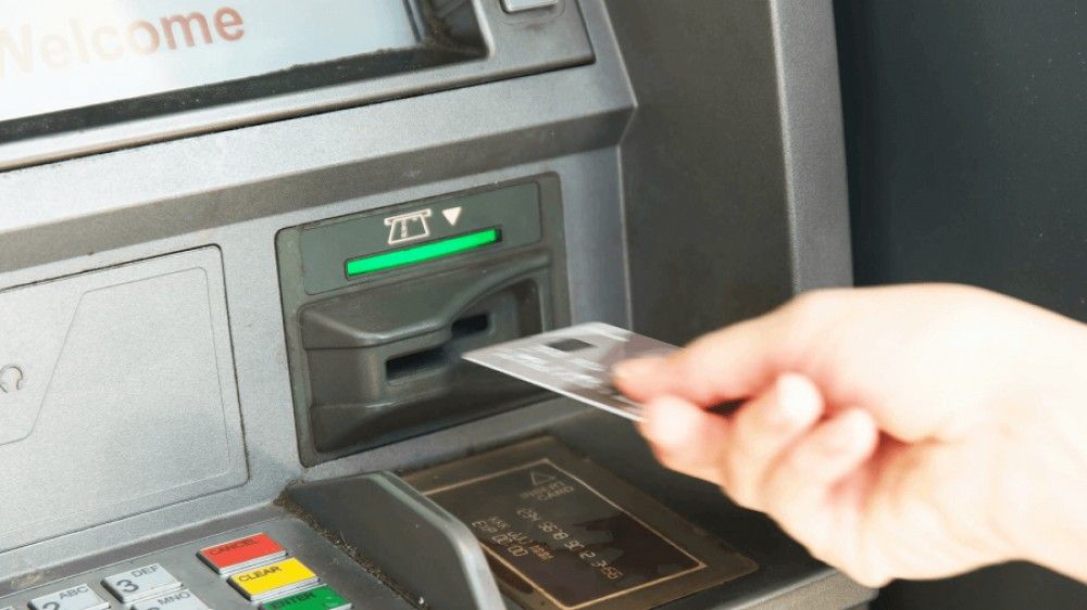 Consumo y CCAA reconocen el derecho a mantener las condiciones de las cuentas bancarias contratadas sin comisiones