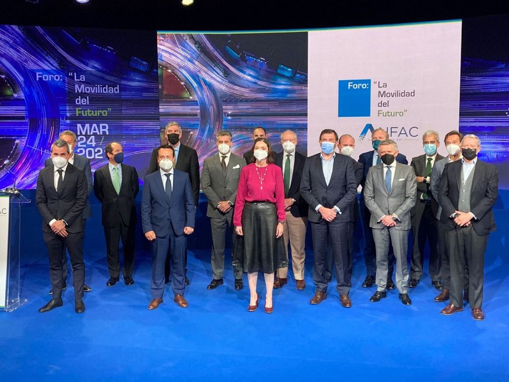 El Ministerio de Industria se vuelca con el coche eléctrico y el sector de la automoción a pesar de las dudas sobre su viabilidad