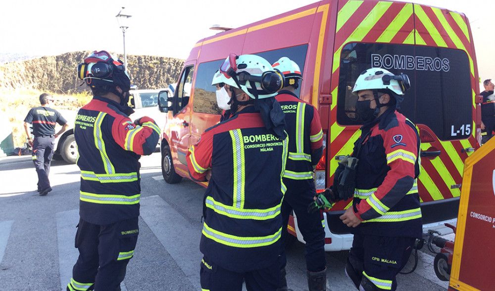Trasladado al hospital un hombre tras el incendio de una nave de cárnicos en Humilladero