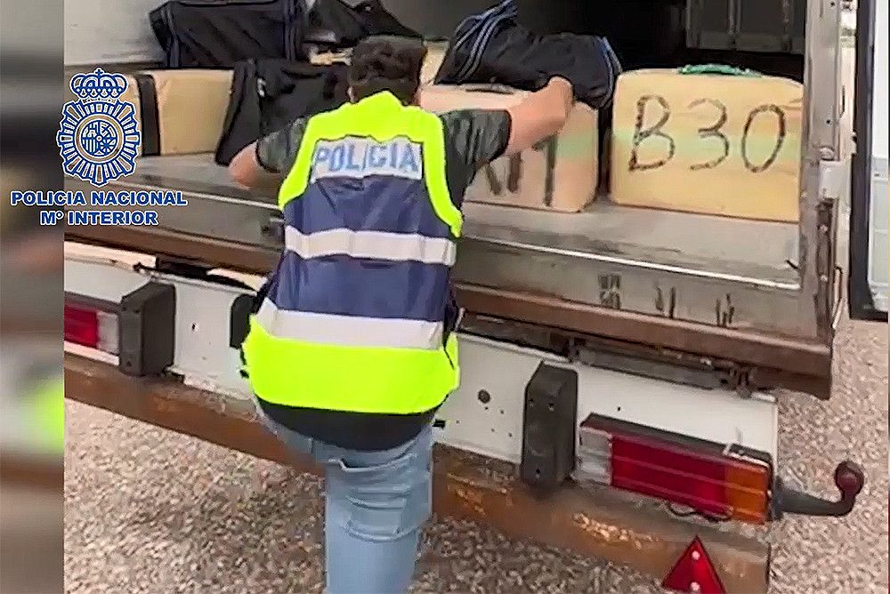 La Policía Nacional intercepta un camión con destino a Francia que había sido cargado en Antequera con 551 kilogramos de hachís
