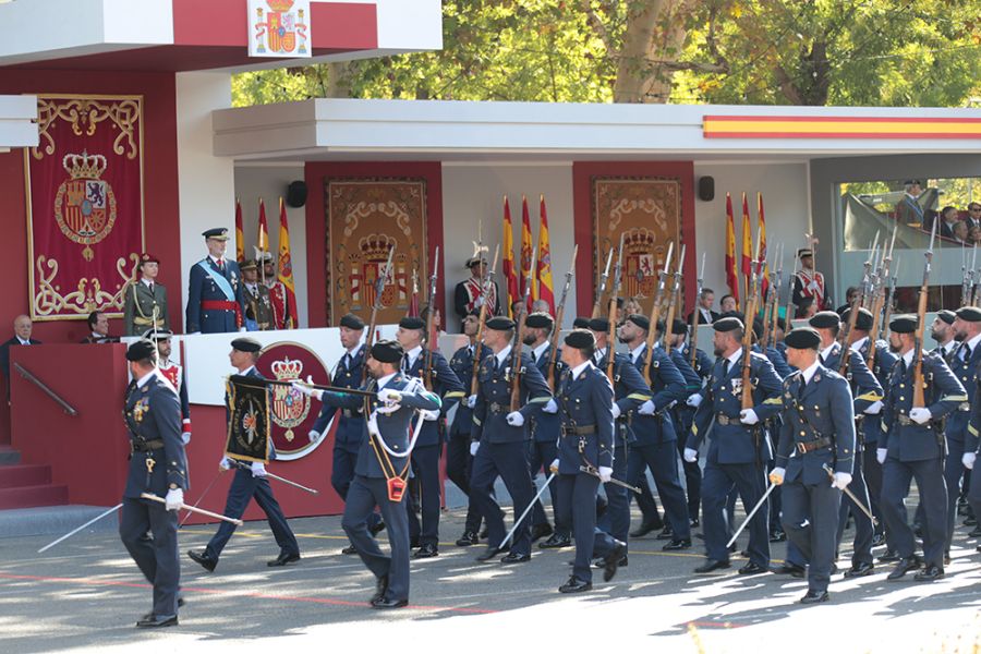 Los reyes, acompañados de la princesa de Asturias, presiden los actos por el Día de la Fiesta Nacional