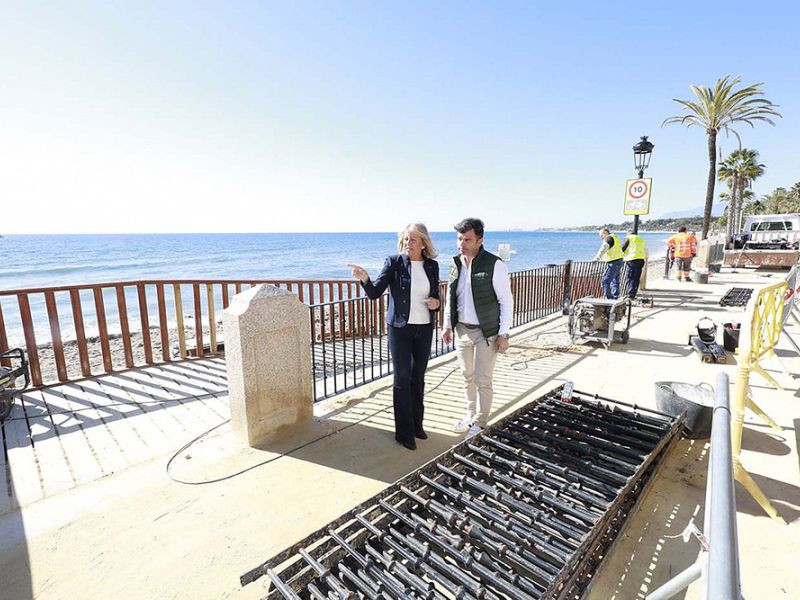El Ayuntamiento inicia la primera fase de sustitución de barandillas en el Paseo Marítimo con la renovación de 2.700 metros en la zona de albero