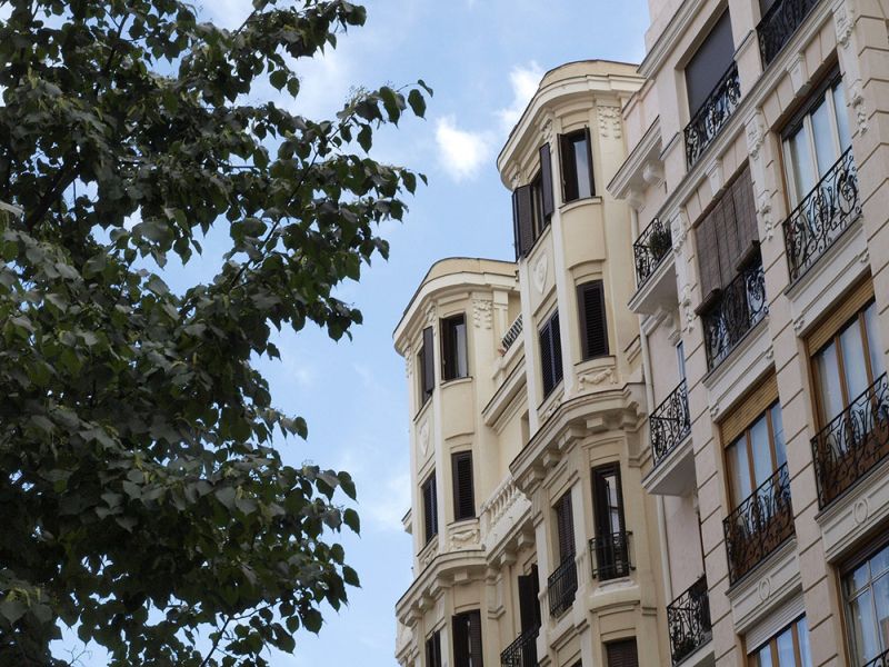 El ministerio firma 15 acuerdos con Cataluña para financiar la construcción de 1.305 viviendas destinadas al alquiler social y asequible