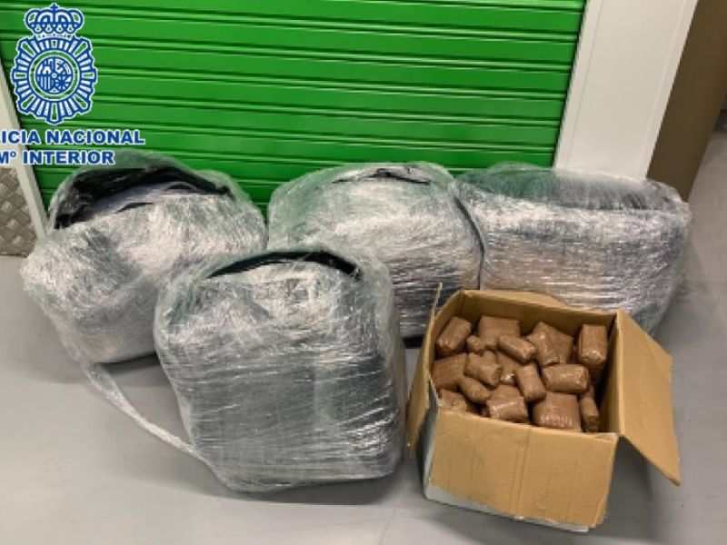 La Policía Nacional desarticula en Mijas una red criminal que enviaba droga a Alemania oculta en palés cargados con mercancía legal