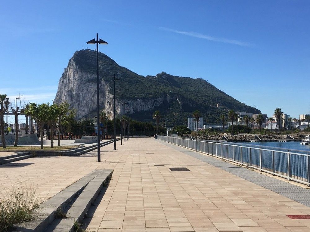 La Junta pide al Gobierno central un mayor control fronterizo ante el aumento de casos de COVID procedentes de Gibraltar