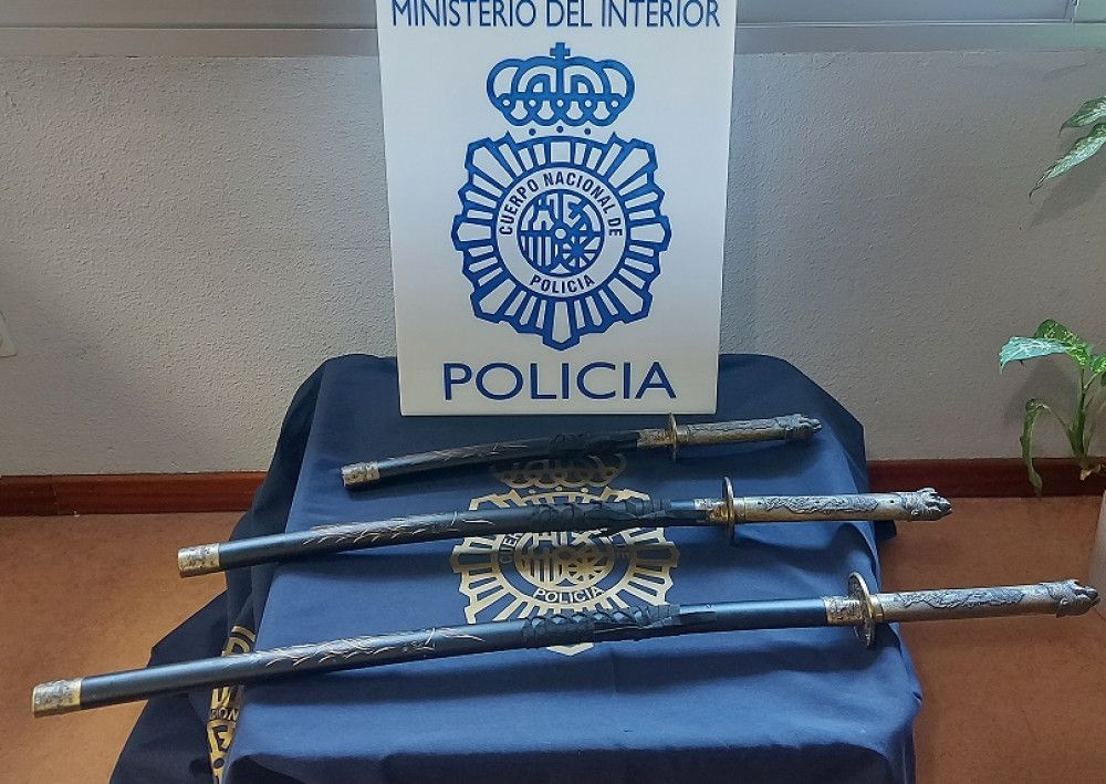 Padre e hijo detenidos por agredir con una catana al arquitecto de una obra contigua a su domicilio en Marbella