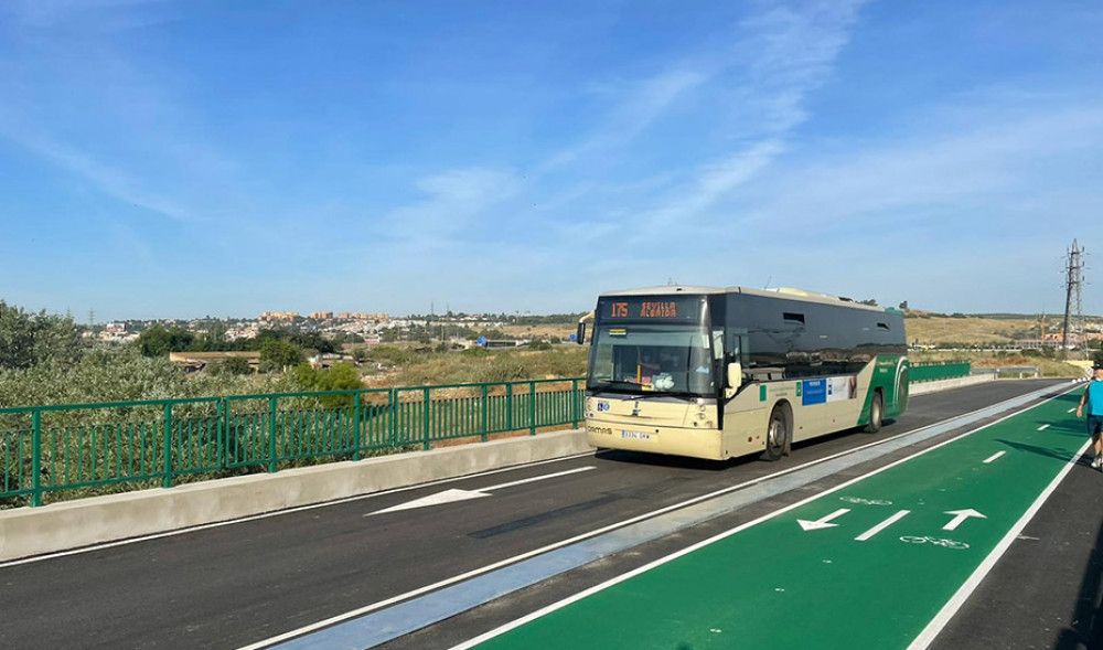 La Junta extenderá hasta Salteras la plataforma reservada para autobuses entre Sevilla y el Aljarafe