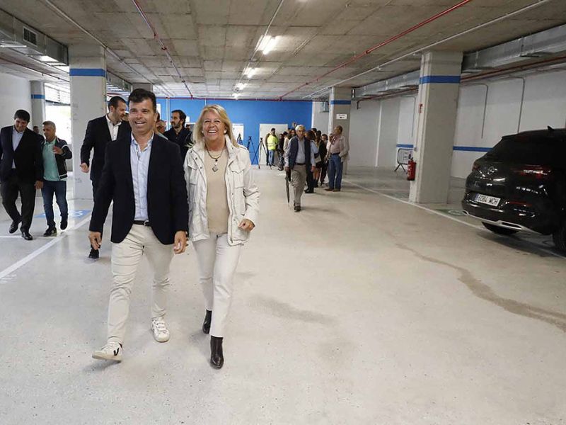 Coincidiendo con la celebración de las elecciones municipales, el Ayuntamiento ha abierto hoy al público el aparcamiento subterráneo de calle Doha
