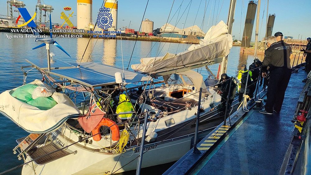 Interceptado un velero con 2.000 kilos de cocaína en el mar Cantábrico a 30 millas de la costa española