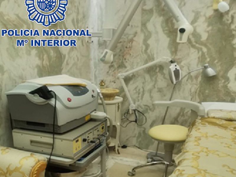 La Policía Nacional detiene a tres personas que sin estar cualificadas realizaban tratamientos estéticos en una clínica de Marbella