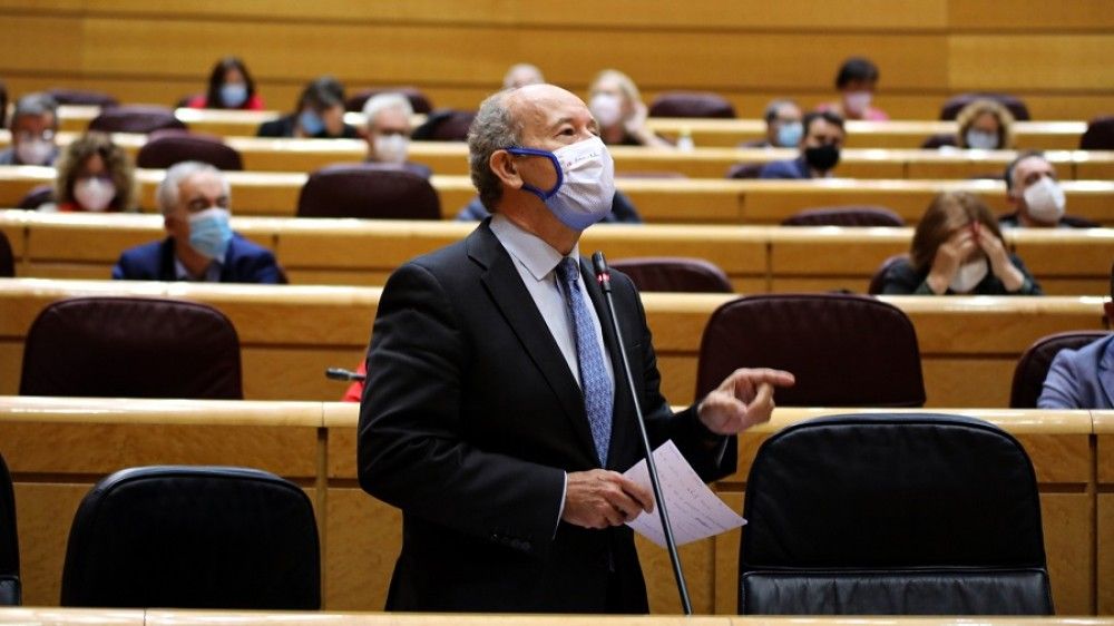 El ministro de Justicia considera que el debate sobre la ocupación de viviendas "estigmatiza a los colectivos más vulnerables"
