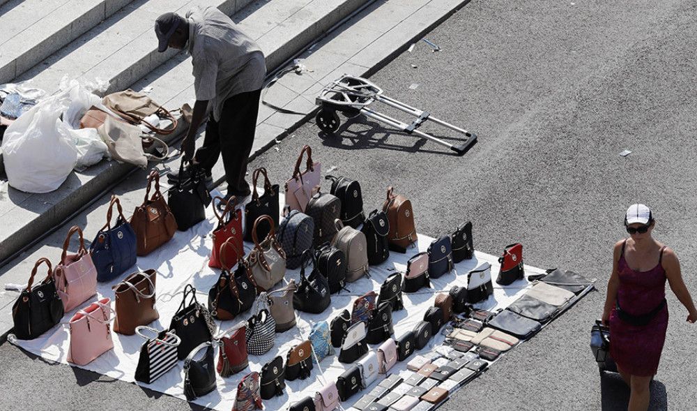 Andalucía mantendrá la mesa de trabajo por el Comercio Seguro para combatir la venta ilegal