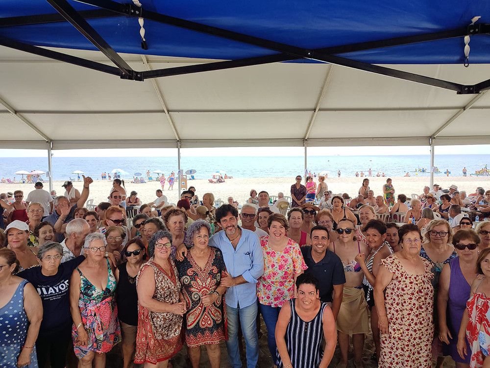 Continúan en Fuengirola los encuentros playeros La Gramola de la Diputación